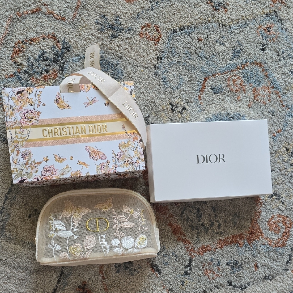 2025 Christian Dior Parfums Floral Pouch Set! - Picture 5 of 15